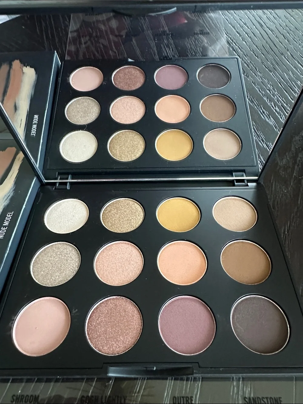 Neutral & Warm Eyeshadow Palette - Nude Tones